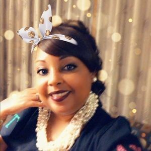 Meet your Posher, Cynthia